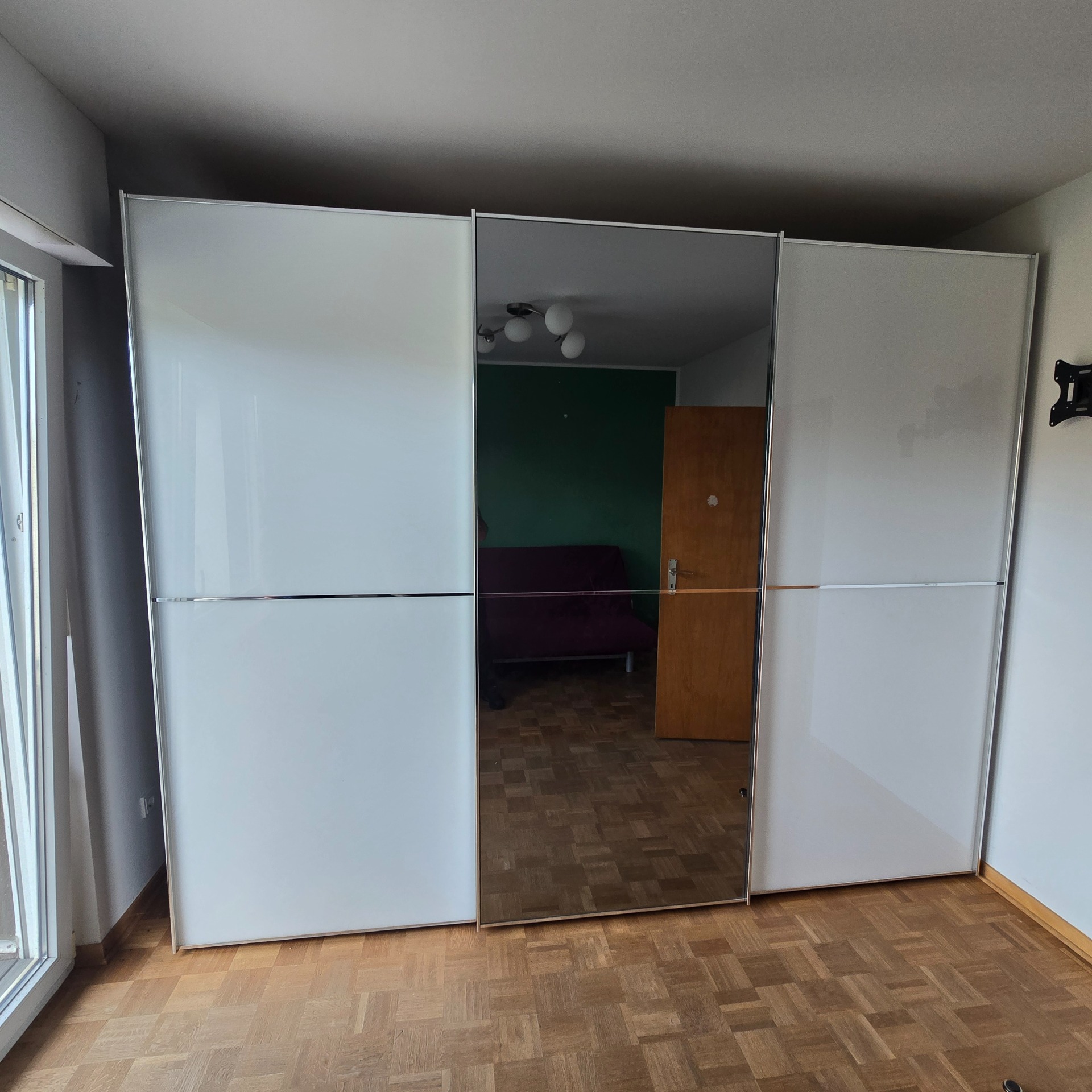 Armoire 3 portes coulissantes d'occasion - bon etat